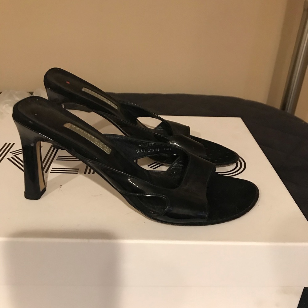 Kenneth Cole sandals